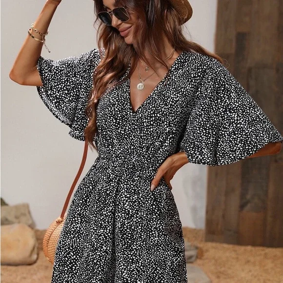 SHEIN Black and White Butterfly Sleeve Polka Dot Romper - Picture 1 of 11